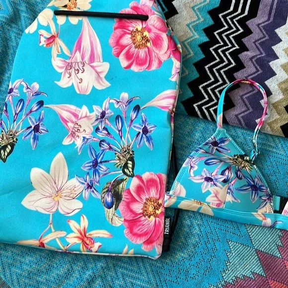 Triangl Scuba Neoprene Floral Triangle Bikini Top - Picture 3 of 6